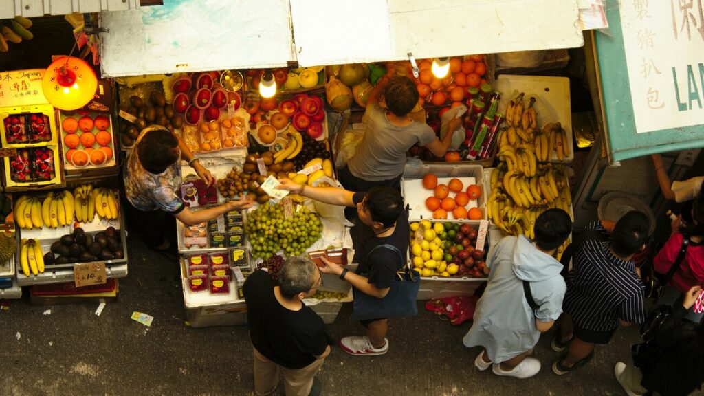 Singapore Supermarket : Daily-sourced vegetables and meats in Singapore markets