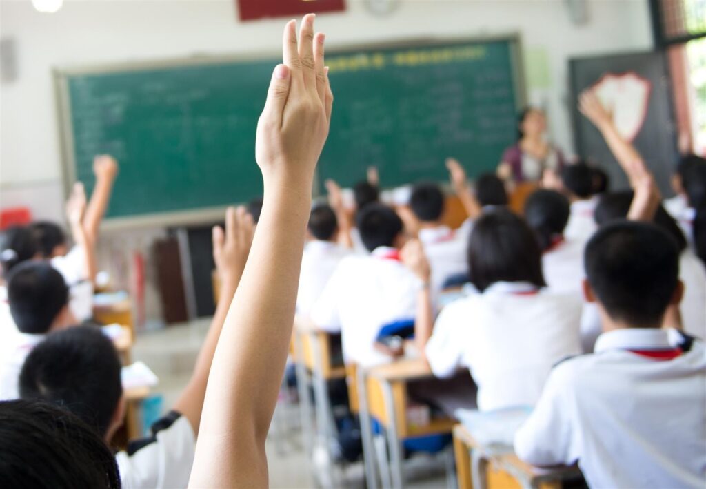 Expat Living in Singapore : Understanding the education system and pathways for children from primary to secondary school.